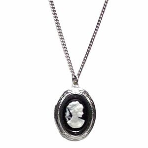 Vintage Style Women’s Cameo Locket Necklace